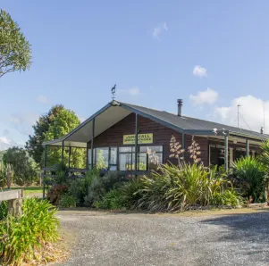 YHA waitomo juno hall